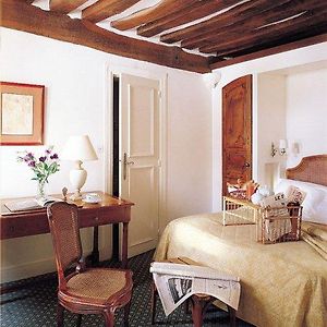 Zimmer mit Kingsize-Bett